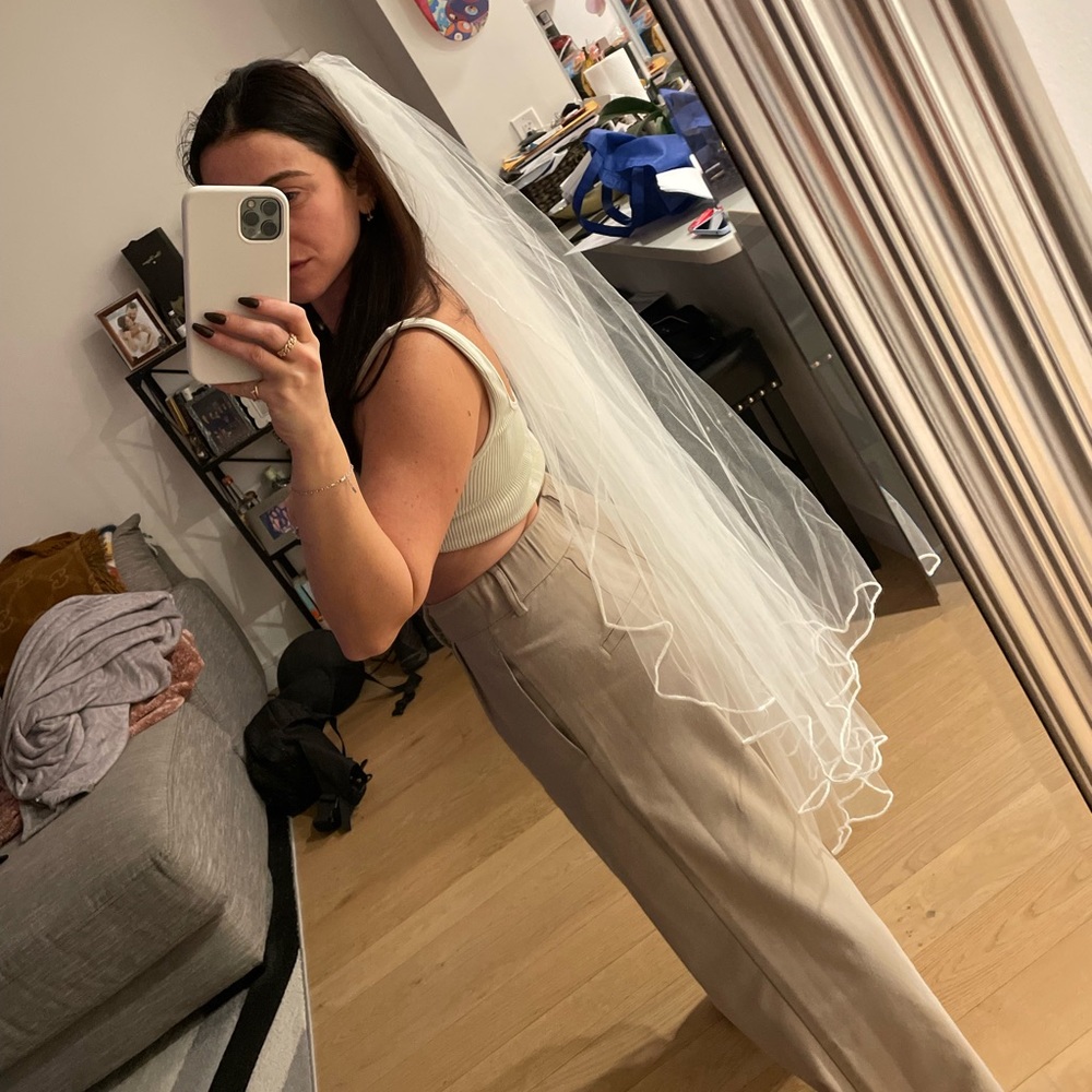 Brand NEW never worn bridal veil